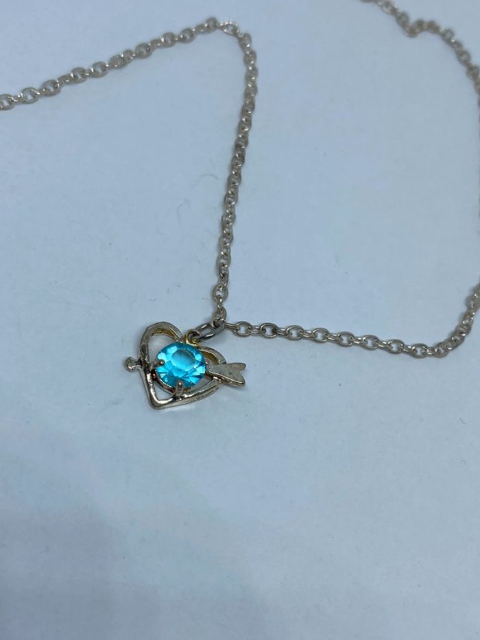 Collier fantaisie avec pendentif en forme de Coeur et une pierre bleue turquoise - photo numéro 2