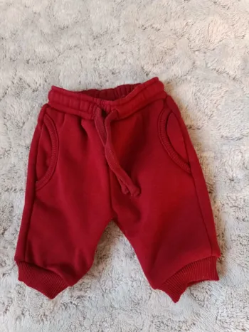 Jogging rouge 1 mois 56 cm neuf uni