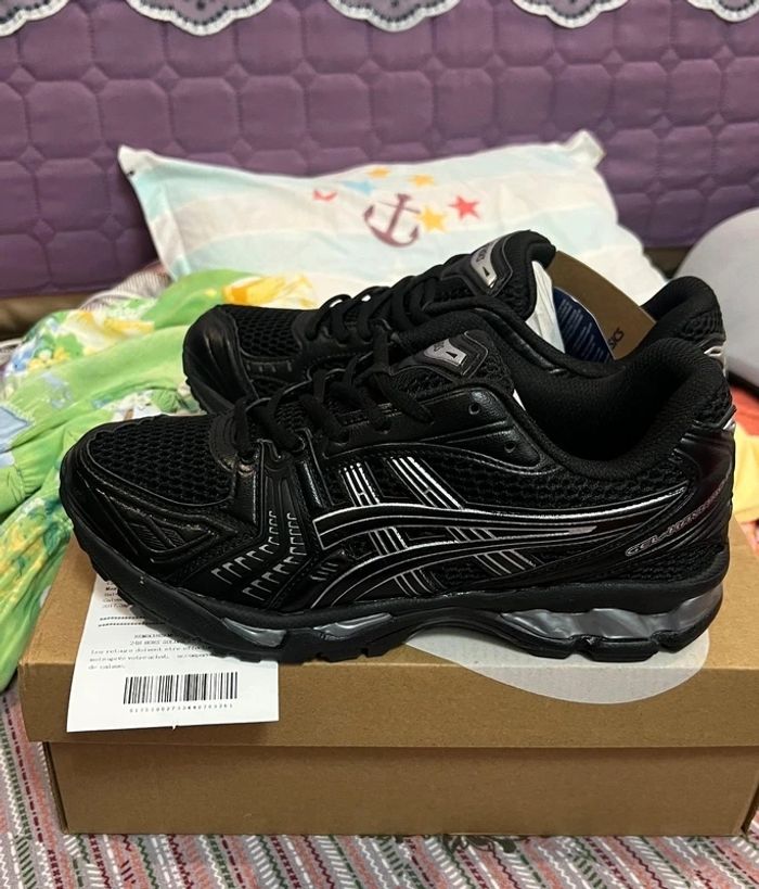 ASICS Gel-Kayano 14 taille 43.5 - photo numéro 4