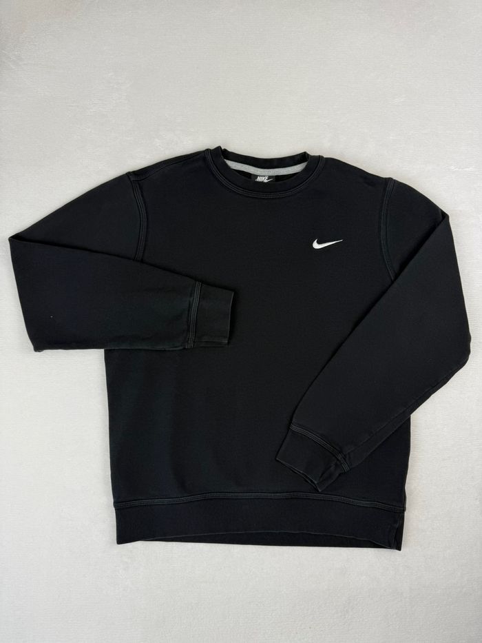 Sweat / hoodie Nike noir homme taille M Homme logo brodé sportswear basique #00325