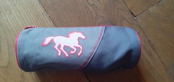 Trousse grise équitation
