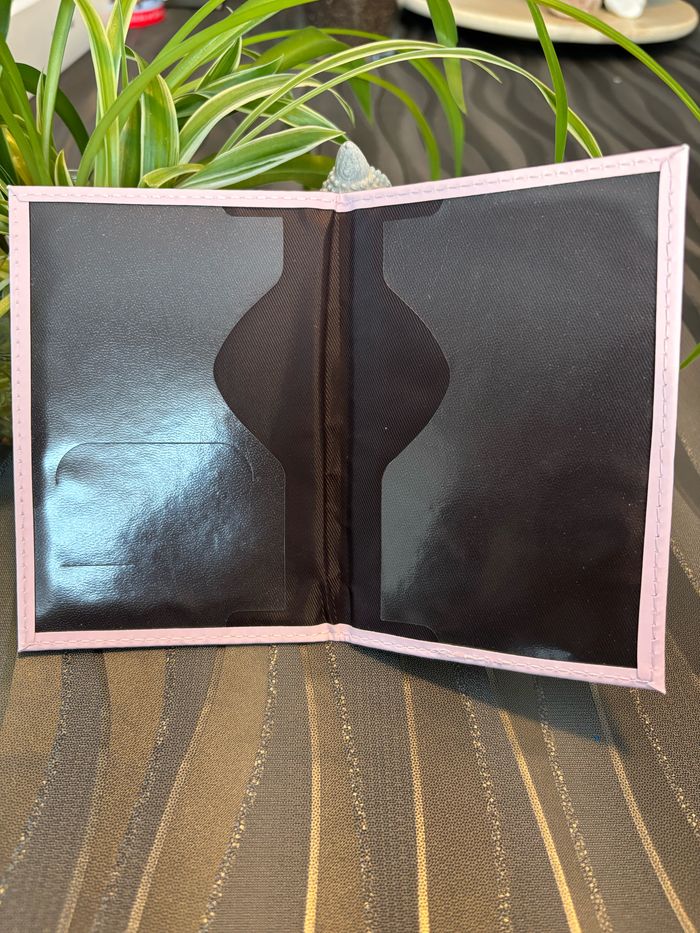 Pochette passeport - photo numéro 2