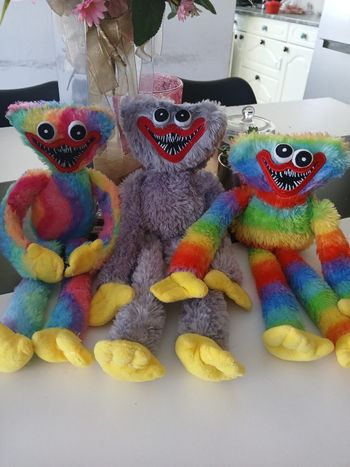 Lot 3 peluches  huggy wuggy