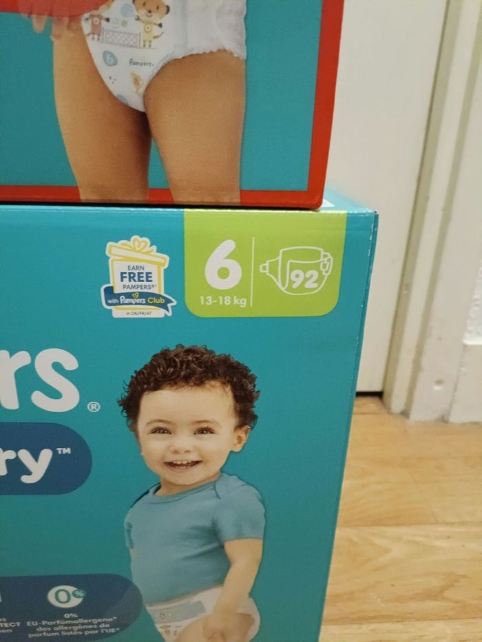 Lot de couches Pampers taille 6 - photo numéro 3