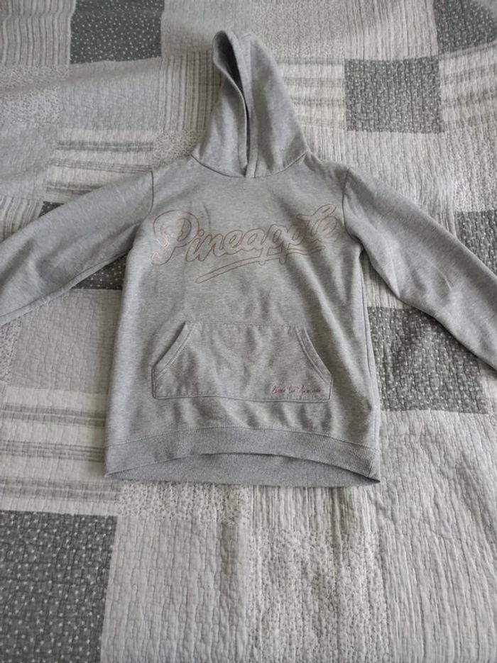 Sweat à capuche fille taille 9-10 ans en bon état Primark