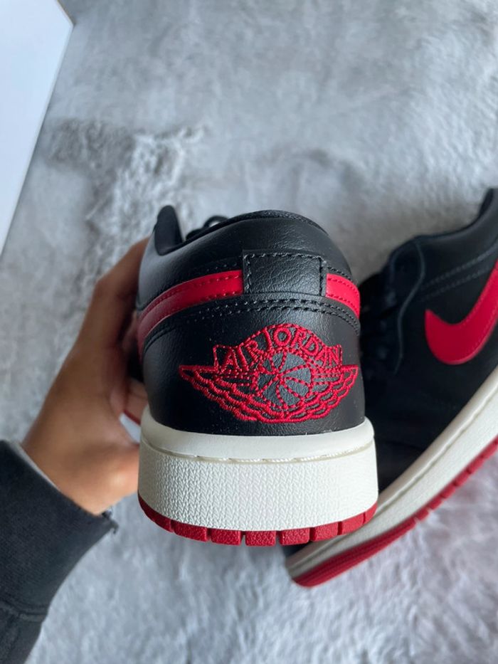 Basket Air Jordan 1 low taille 38,5 - photo numéro 5