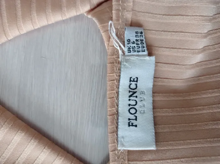 Top court moulant T.38 beige taupe Flounce Club - photo numéro 4