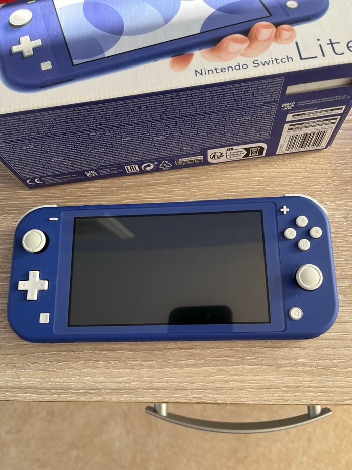 Console Nintendo switch Lite - photo numéro 3