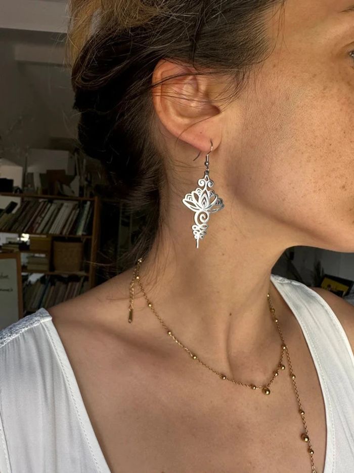 Boucles d’oreilles argent fleur - photo numéro 4