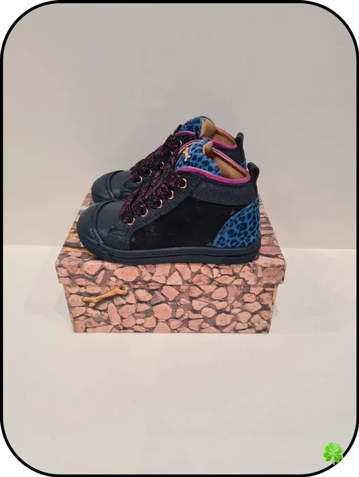 Chaussures Stones and Bones taille 21