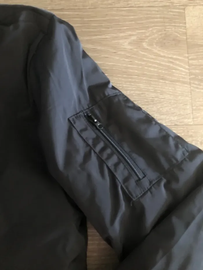 Bombers tex noir taille 11/12 ans excellent état - photo numéro 2