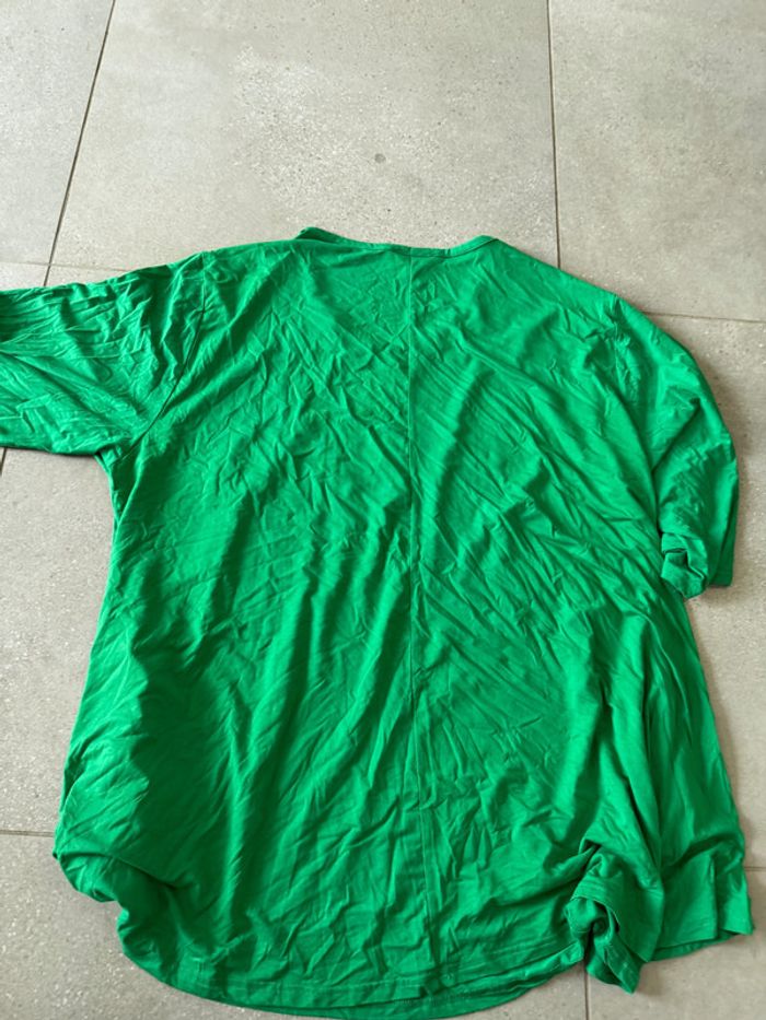 T-shirt vert ample, taille unique, très bon état - photo numéro 4