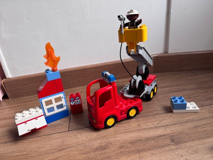 Lego duplo- 10592 - Le gros camion de pompiers - photo numéro 4