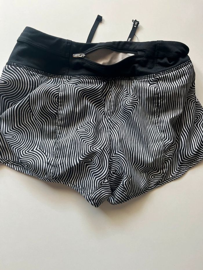 Mini short de sport Nike XS femme - photo numéro 3