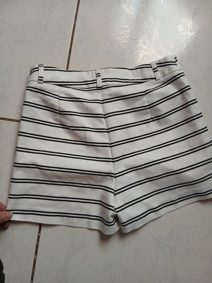 Short stradivarius taille 36 - photo numéro 5