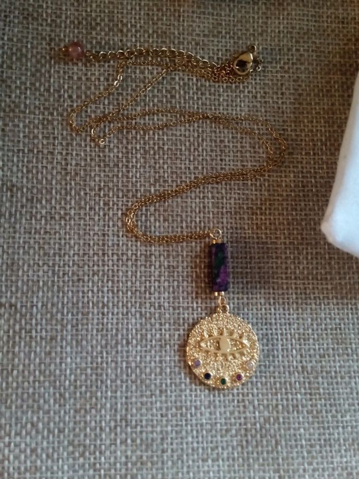 Collier médaillon oeil et pierre de rubis sur zoisite - photo numéro 2