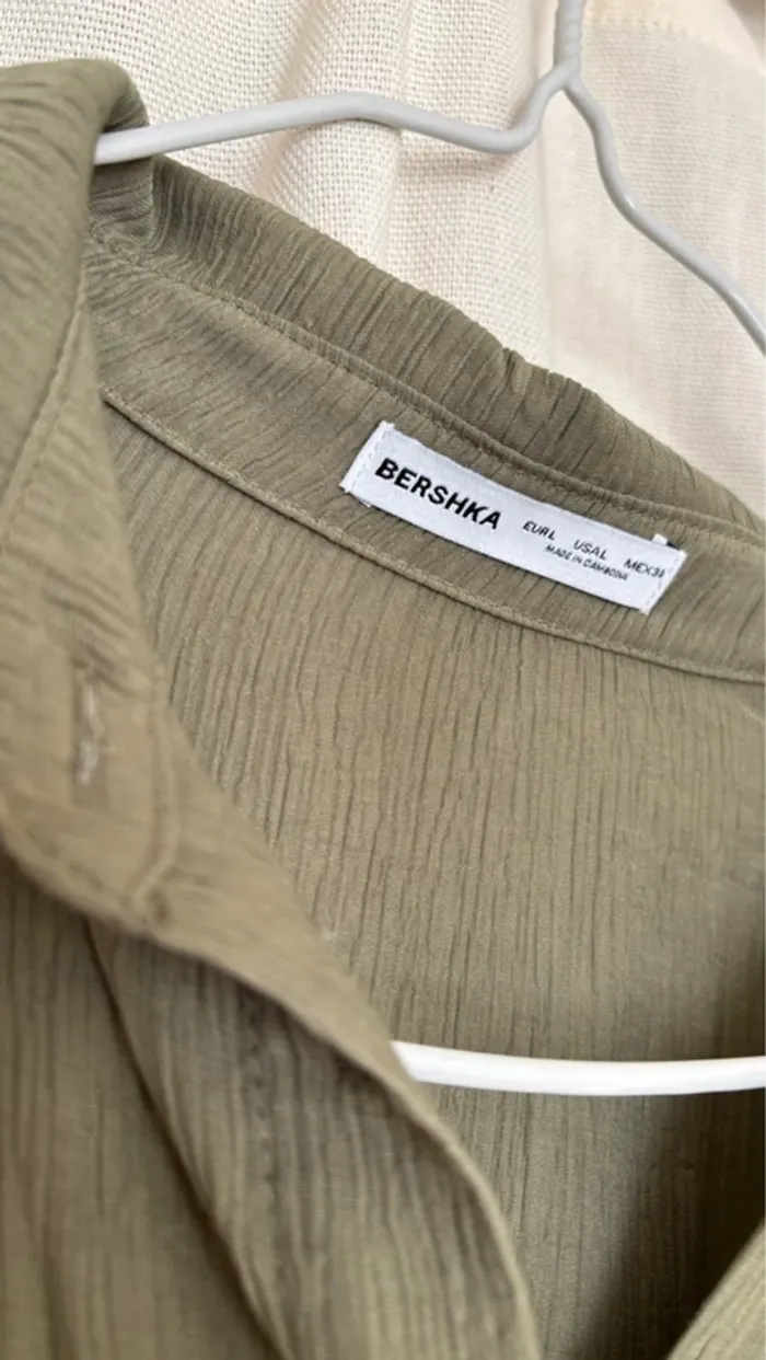 Chemise kaki effet plissé bershka taille L - photo numéro 4