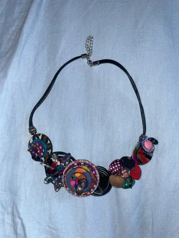 Collier vintage original et coloré