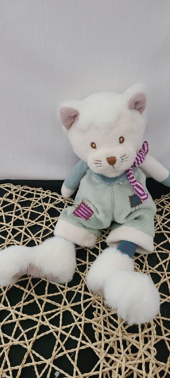 Doudou peluche pantin chat Ossian vert crème Bukowski