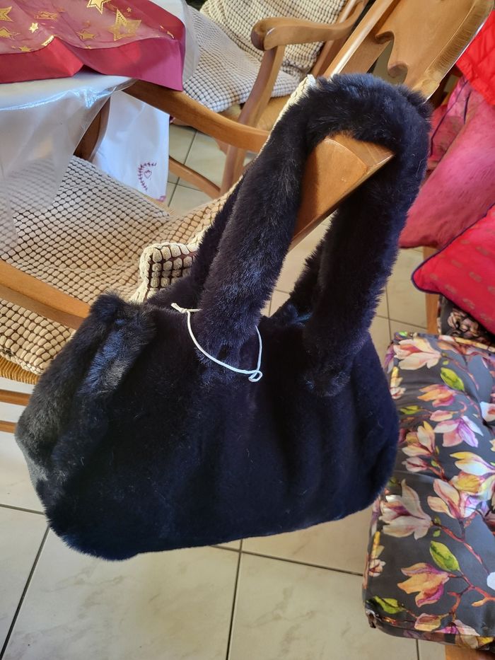 Cabas en  fausse fourrure velours brillante Marine ombre - photo numéro 7