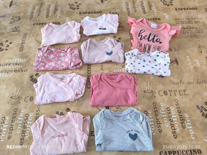 Lot vêtements fille 1 mois - photo numéro 2