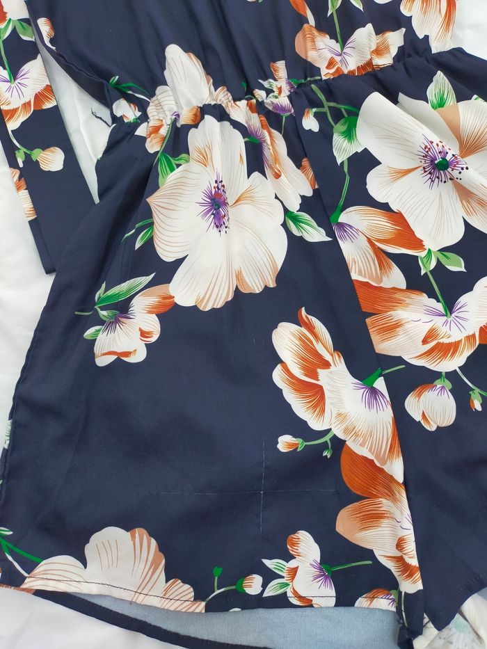 Combishort femme/fille XS bleu marine fleurie SHEIN - photo numéro 5