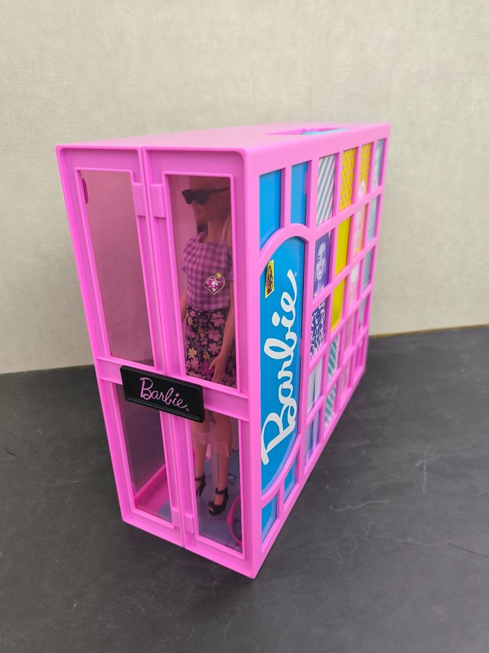 Dressing Barbie