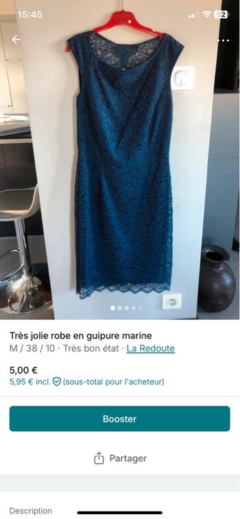 Très jolie robe en guipure bleu marine