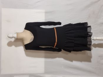 Robe à volants avec ceinture