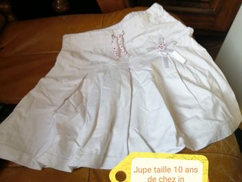 Jupe de marque in extenso
