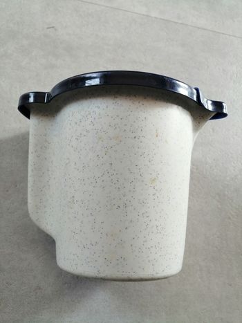 pot et son couvercle Tupperware