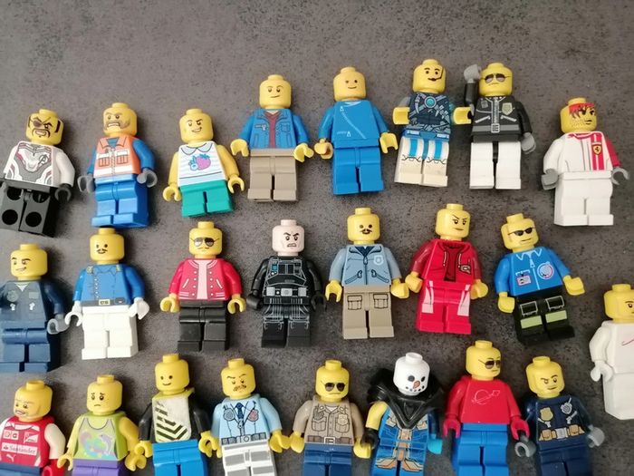 lot de 32 figurines  lego - photo numéro 2