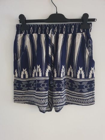 Short bleu marine et blanc M