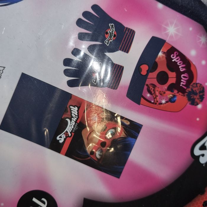 ensemble MIRACULOUS bonnet / snood / gants 🎄 neuf 🎄 idée kdo NOËL 🎄 - photo numéro 5