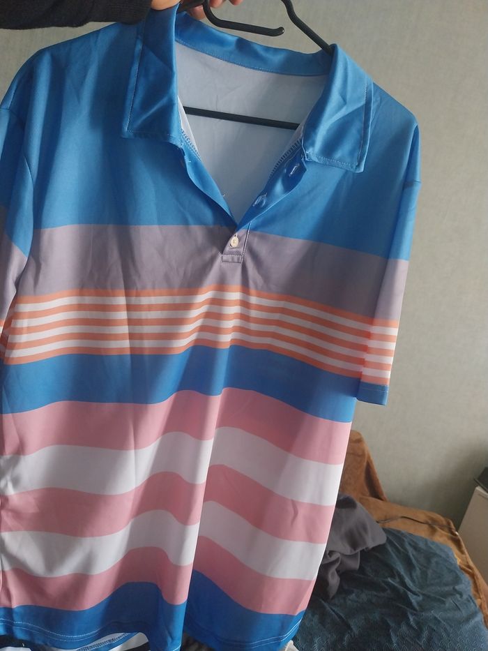 Polo tout neuf avec bouton au col - photo numéro 4