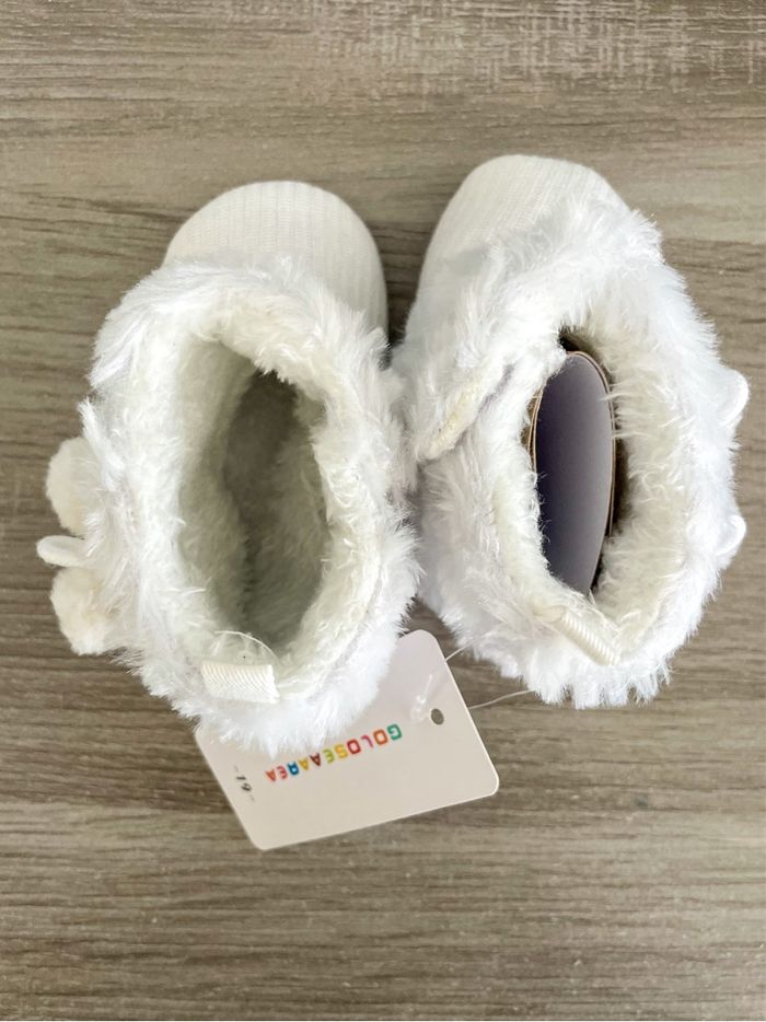Bottines hiver fourrure et pompons bébé fille taille 19 - photo numéro 3