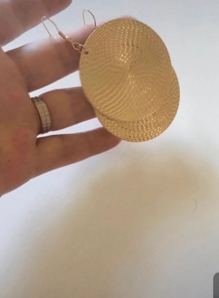 Boucles d’oreilles pendantes NEUVES pour femme forme ronde couleur doré - photo numéro 9