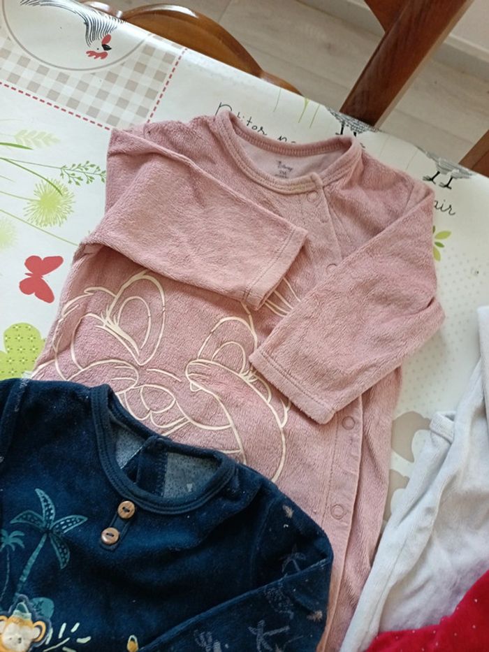 Lot de 4 pyjamas hiver 9 mois - photo numéro 2