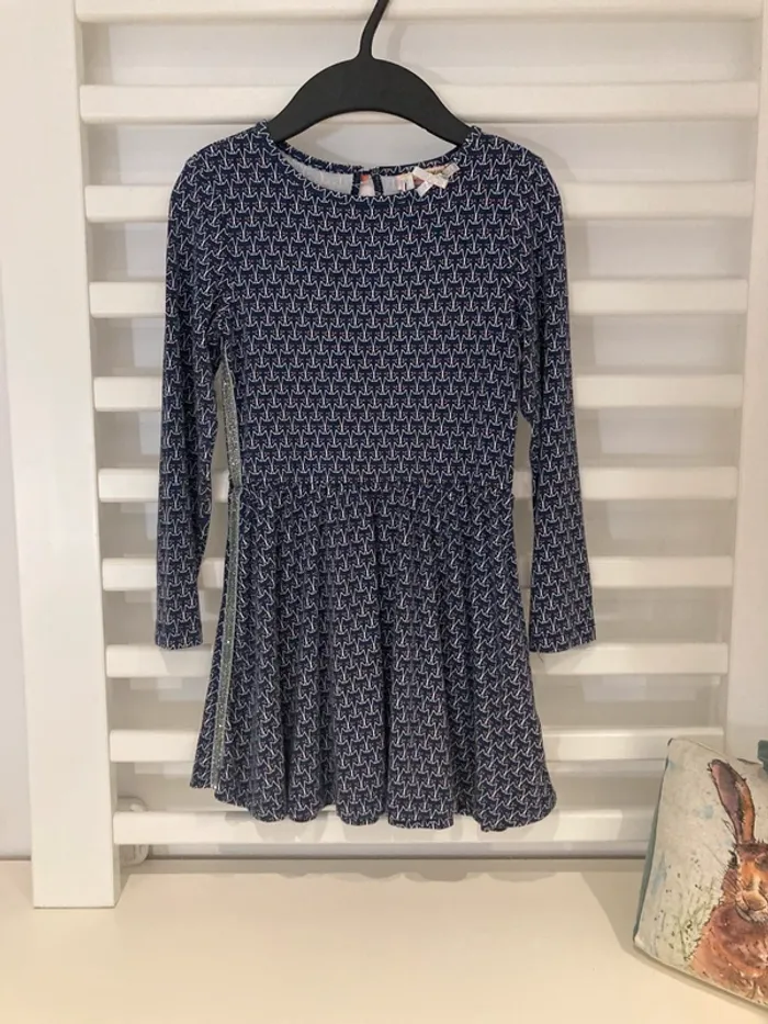 6 ans - Robe bleue marine petits chat liseré argenté