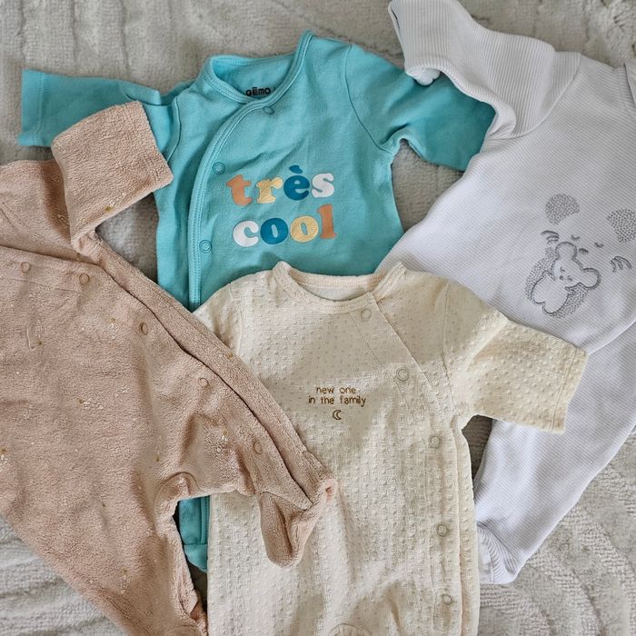 12 pyjamas - photo numéro 2