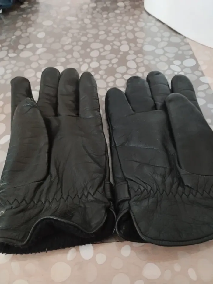 Paires de gants taille 9 tbe - photo numéro 2