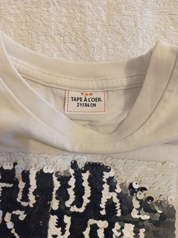 Marque tape à l'oeil blanc inscription bleu 24 mois 86 cm manches longues couleur blanc et bleu voir photos