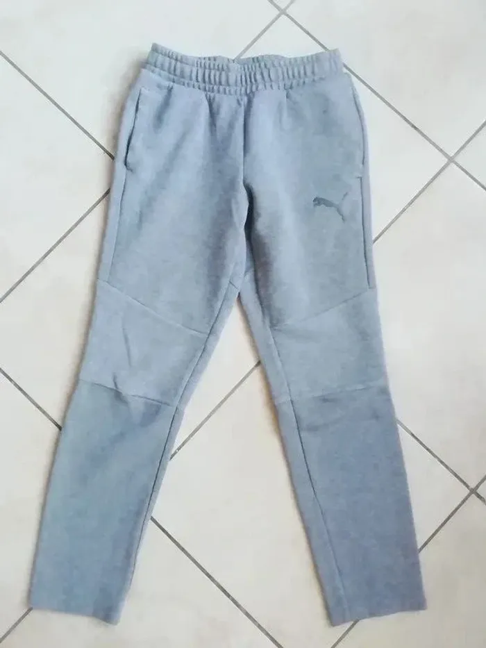 Jogging - Bas de sport ou de détente Puma enfant 10 ans .