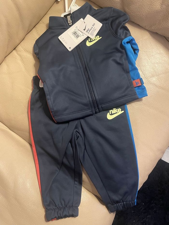 Ensemble Nike
