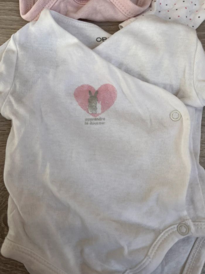 Lot 3 body bébé fille 1 mois - photo numéro 2