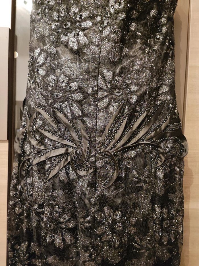 Robe de soirée scintillante - photo numéro 9