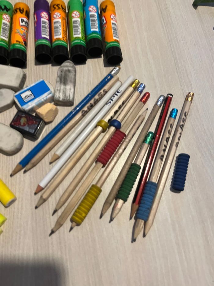 Lot fournitures scolaires - photo numéro 3