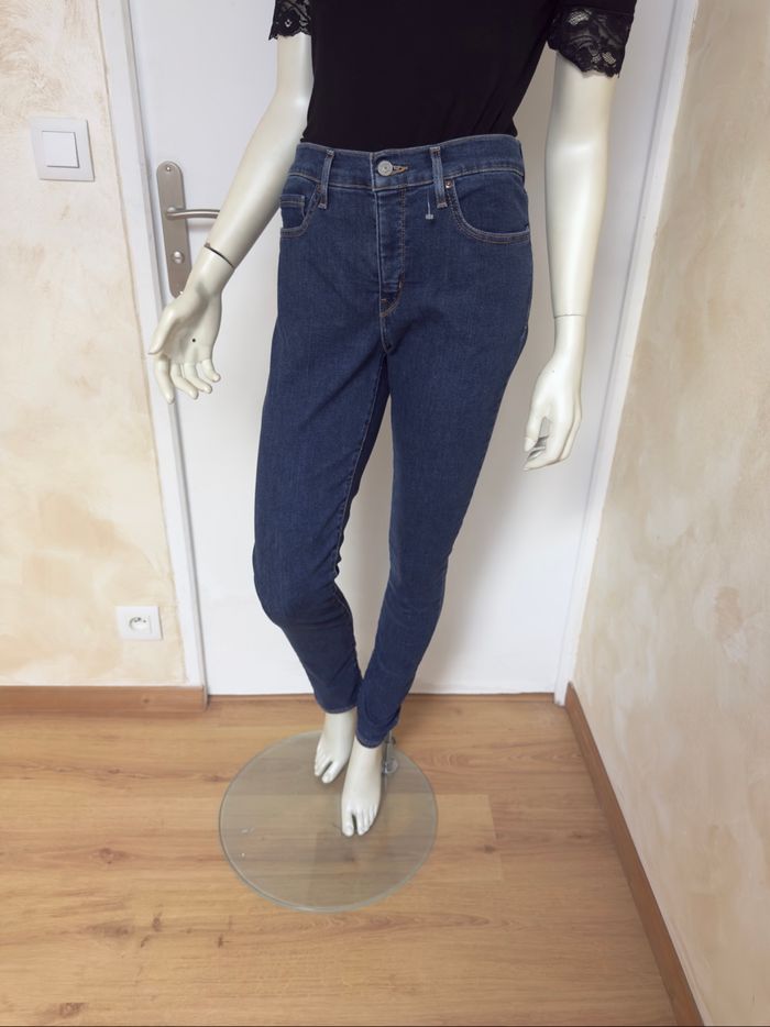 Jean Levi’s 311 Shaping Skinny – Taille W30 L32 – Bleu brut – Neuf avec étiquette - photo numéro 6
