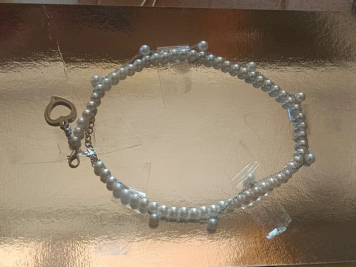 Collier ras du cou perles blanches pendant dans le dos - photo numéro 7