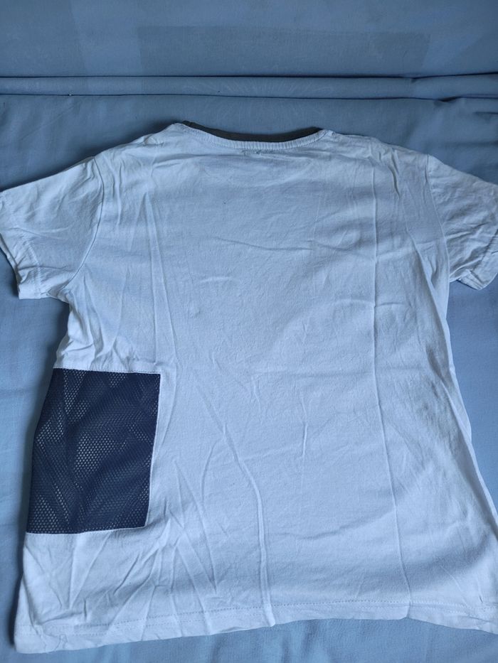 T.shirt m.courtes 12 ans (plus un 10 ans ) - photo numéro 3